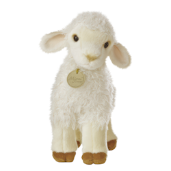 Plüschschaf mit weichem, weißem Fell und braunen Pfoten, mit einem Anhänger am Hals.