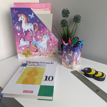 Anwendungsbild Stifteköcher und Stehsammler mit Einhorn Motiv