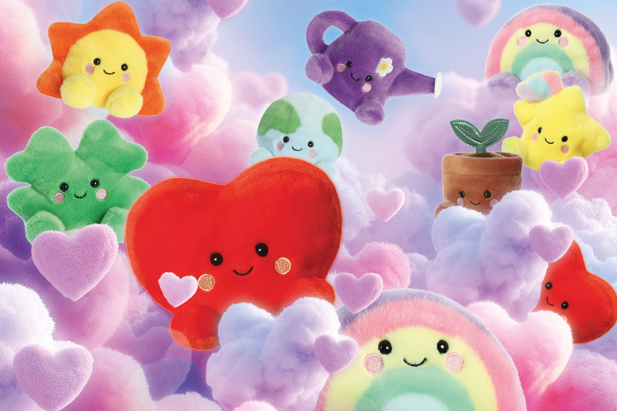 Bunte, kuschelige Plüschfiguren in Herz-, Stern- und Pflanzenform, umgeben von Wolken und Herzen.