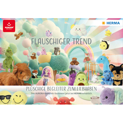 Bunte Plüschtiere von Aurora in einer fantasievollen Umgebung mit Bäumen und einem Regenbogen.