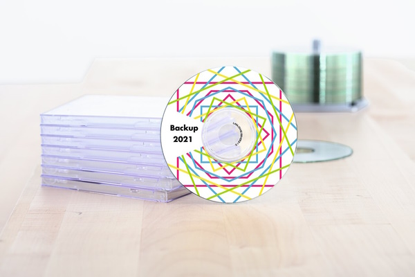 Bunt bedrucktes CD-Etikett "Backup 2021"