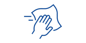 Hand, die ein Tuch hält und eine Oberfläche abwischt. Symbolisiert Reinigung oder Hygiene.