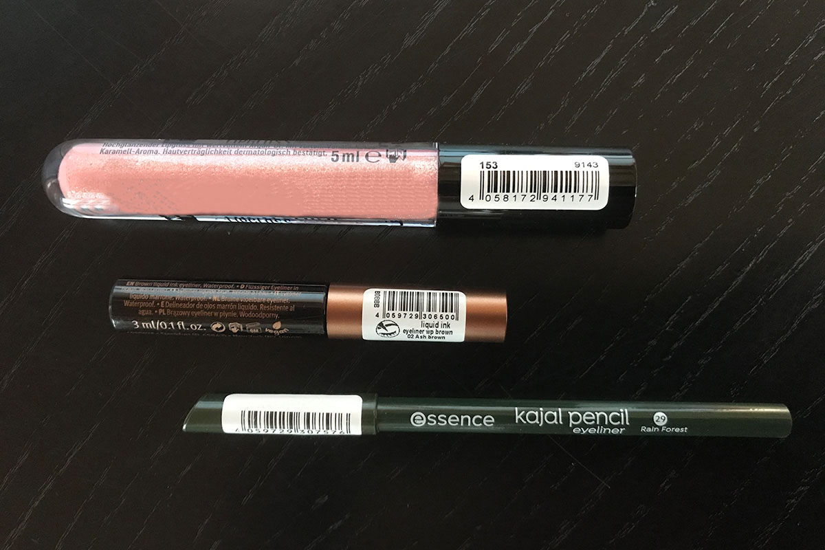 Lösungen Pharma- und Kosmetik: Etikettierung von Kosmetikstiften und Hülsen von Lippenstift und Mascara mit Barcode-Etiketten