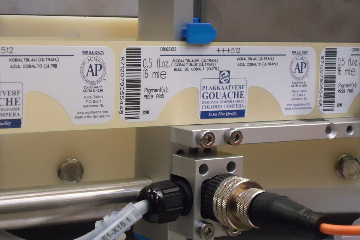 Laseraktivierbare Etiketten: für Farbflaschen, im Produktionsprozess