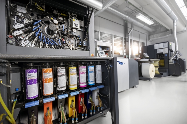 HERMA Digitaldruckmaschine HP Indigo, geöffnete Farbeinheit