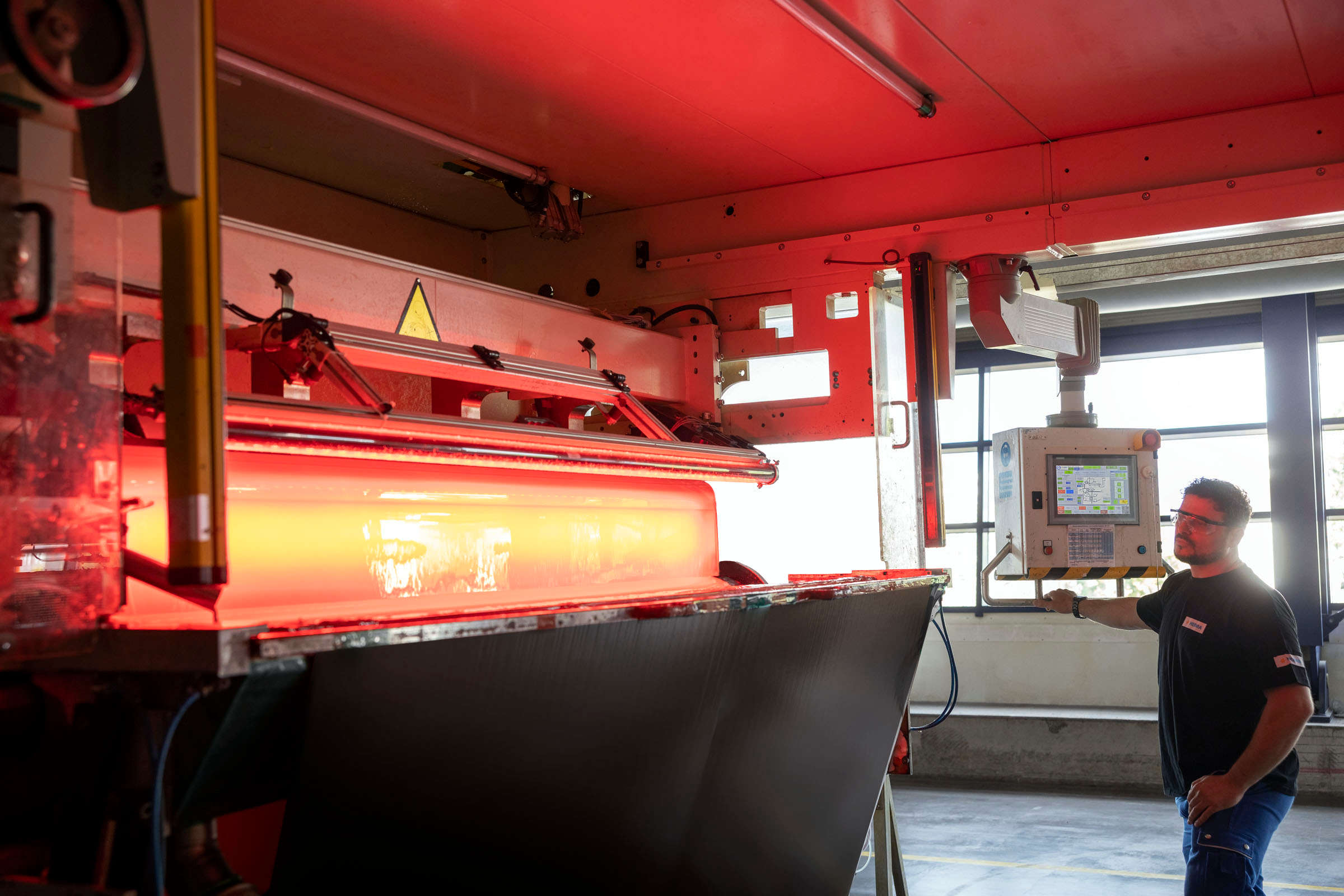 Innovative Beschichtungsanlage für Haftmaterial