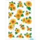 Bunte Sonnenblumen in verschiedenen Größen und Anordnungen, einige mit Blättern, auf weißem Hintergrund.