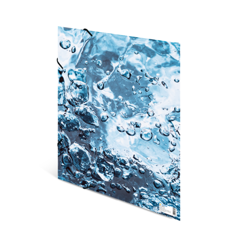 Wasseroberfläche mit Blasen und Lichtreflexionen, die eine dynamische und klare Darstellung von Wasserbewegung zeigt.