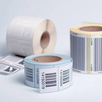 Blankoetiketten: mehrere Rollenetiketten nach dem Bedrucken mit Thermotransferdrucker oder Thermodrucker