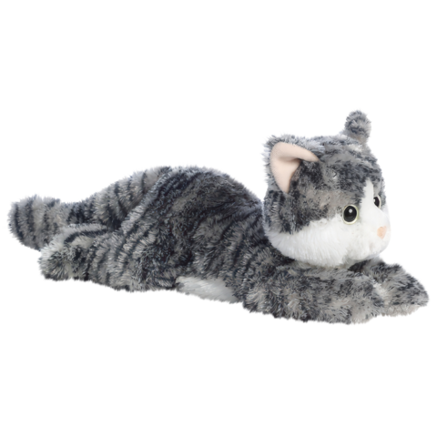 Plüschkatze in Grau mit weißen Akzenten, liegend und mit einem entspannten Ausdruck. Ideal für Kinder oder als Dekoration.