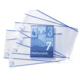 Ein Mathematikbuch mit der Aufschrift "Mathematik 7" und mehreren durchsichtigen Hüllen in verschiedenen Größen.