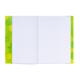 Ein offenes kariertes Notizbuch mit grünem Rand und leeren Seiten.
