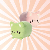 Aprikosefarbener Strahlenhintergrund mit Tasy Peach Kuscheltier von Aurora