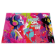 Bunte Illustration von zwei Frauen mit Kopfhörern, umgeben von abstrakten Farben und dem Text "MUSIC ON WORLD OFF".