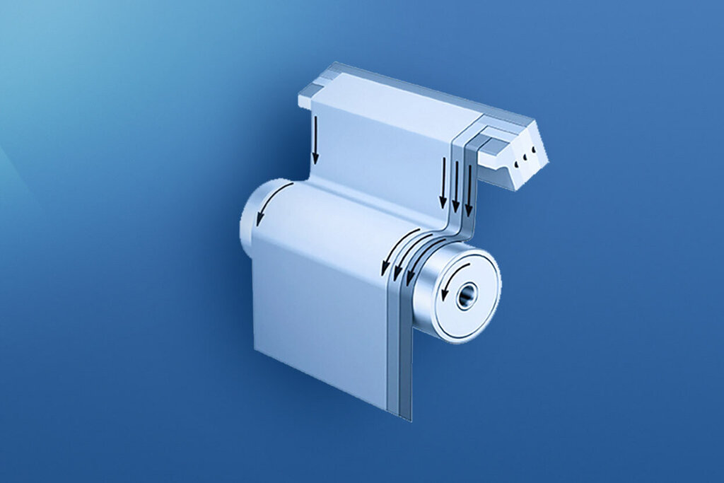 Toilettenpapierhalter mit einer Rolle Toilettenpapier, auf einem blauen Hintergrund.