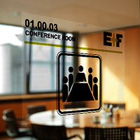 Transparente selbstklebendes Schild auf Konferenzraumtür