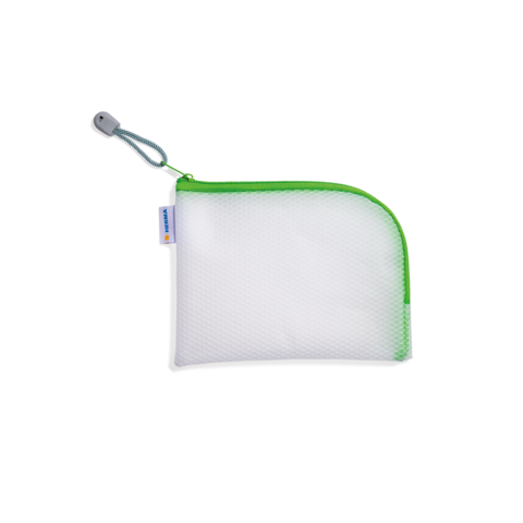 Transparente Tasche mit grünem Reißverschluss, geeignet für Aufbewahrung von Kleinigkeiten oder Reiseutensilien.