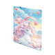 Ein Einhorn mit lockigem, rosa Haar schwebt in einer Wolkenlandschaft, umgeben von Herzen und einem Regenbogen.