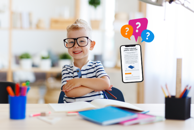 Junge mit Brille und dem Buchschoner-Finder