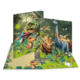 Bunte Dinosaurierillustrationen auf einem Ordner, umgeben von Pflanzen und Schmetterlingen in einer tropischen Umgebung.