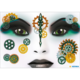 Ein Gesicht mit mechanischen Zahnrädern in verschiedenen Farben und Größen, die auf der Haut platziert sind, um ein kreatives Design zu schaffen.