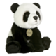 Plüschpanda mit schwarzen und weißen Farbtönen, sitzt aufrecht und trägt ein Etikett mit dem Namen "Miyoni".