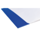 Ein Blatt Papier mit einem blauen Rand an der oberen Kante, das auf einer weißen Oberfläche liegt.