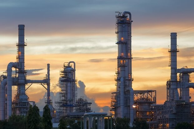 Petrochemische Anlage in der Chemie-Branche, Querformat