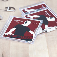 Anwendungsbild Verschlussetiketten an CD Hülle 