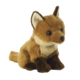 Plüschfuchs mit braunem Fell und großen Augen, sitzt aufrecht. Die Ohren sind spitz und die Schnauze ist kurz.