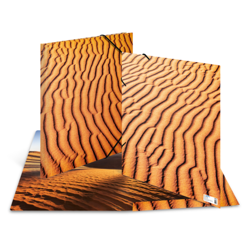Sanddünen mit wellenförmigen Mustern in warmen Orangetönen, die die Textur und Form der Landschaft darstellen.