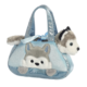 Blaues Spielzeughandtäschchen mit einem niedlichen Wolfsmotiv und einem Plüsch-Wolfkopf, der aus der Tasche schaut.