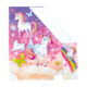 Bunte Geschenkverpackung mit Einhörnern, Schmetterlingen und einem Regenbogen auf einem pastellfarbenen Hintergrund.