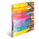 Ein Notizbuch mit bunten Pinselstrichen und Malpinseln auf dem Cover, das künstlerische Themen anspricht.