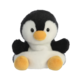 Plüsch-Pinguin mit schwarzen und weißen Federn, orangefarbener Schnabel und Füßen, sitzt mit ausgestreckten Flügeln.