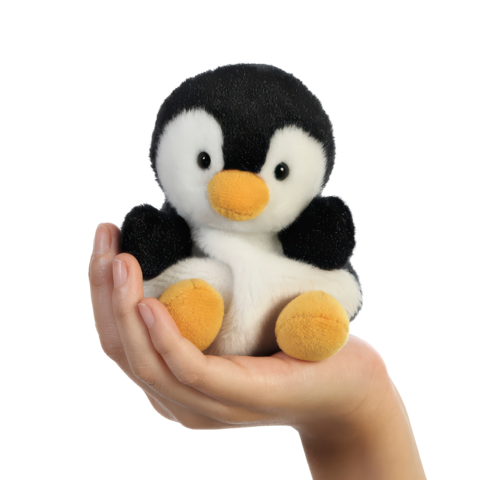 Ein Hand hält ein kuscheliges, plüschiges Pinguinspielzeug mit orangefarbenem Schnabel und Füßen.