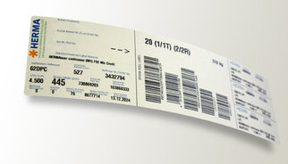 Ein Etikett mit Barcode, Produktinformationen und einem Ablaufdatum. Enthält Angaben zu Artikelnummer und Stückzahl.